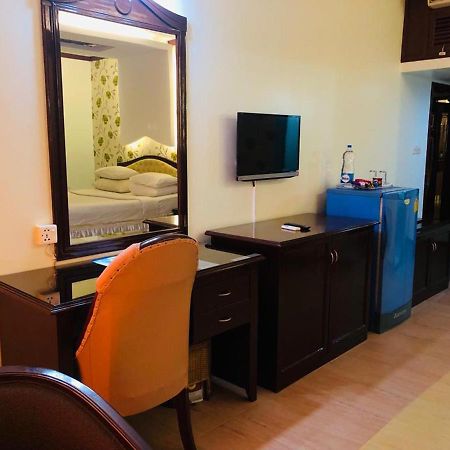 Grand Park Hotel Chittagong Exteriör bild