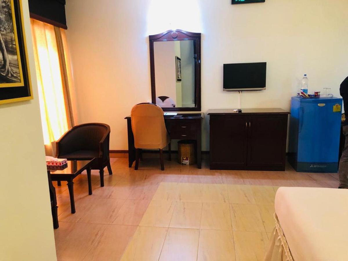 Grand Park Hotel Chittagong Exteriör bild