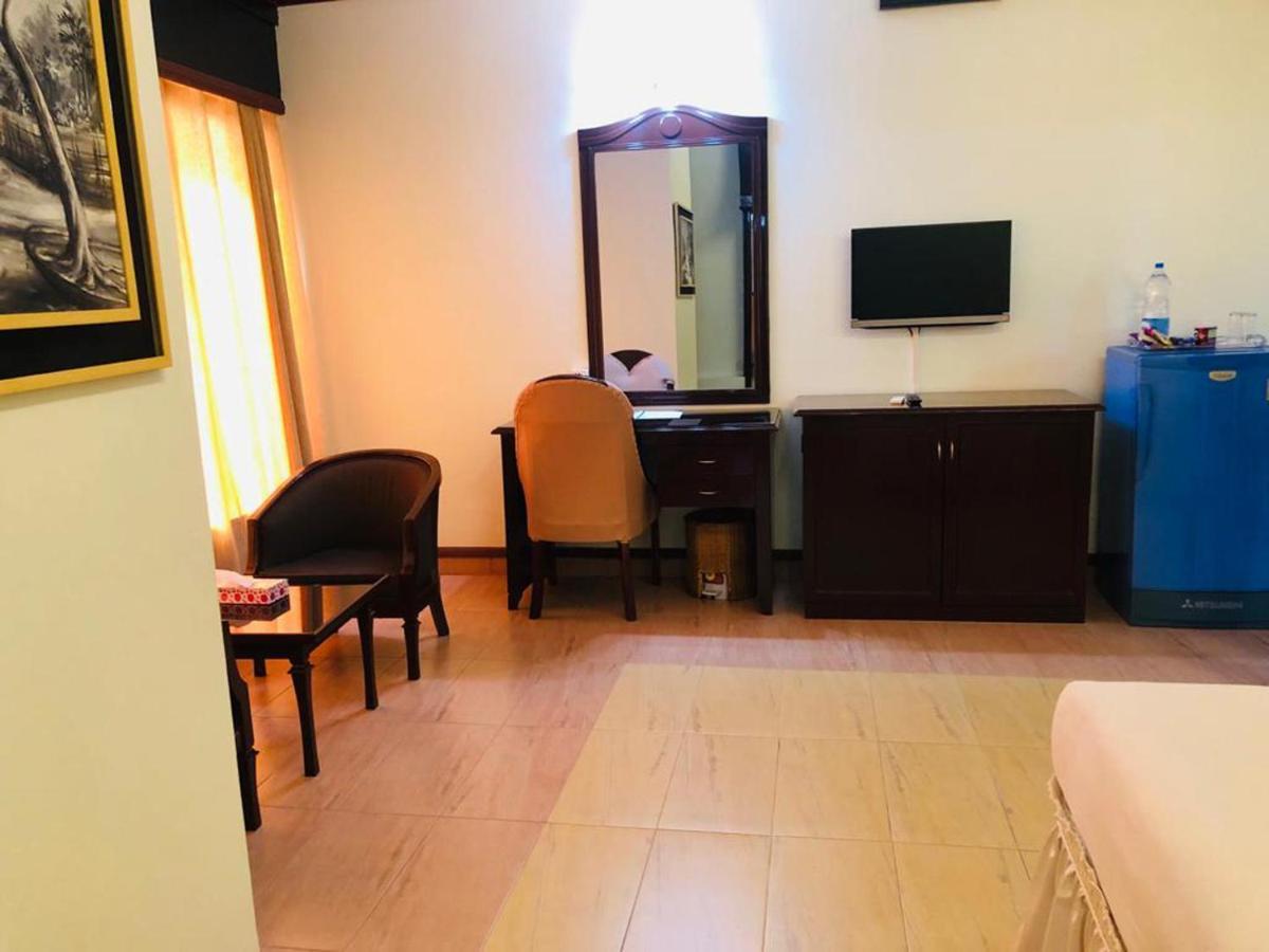 Grand Park Hotel Chittagong Exteriör bild